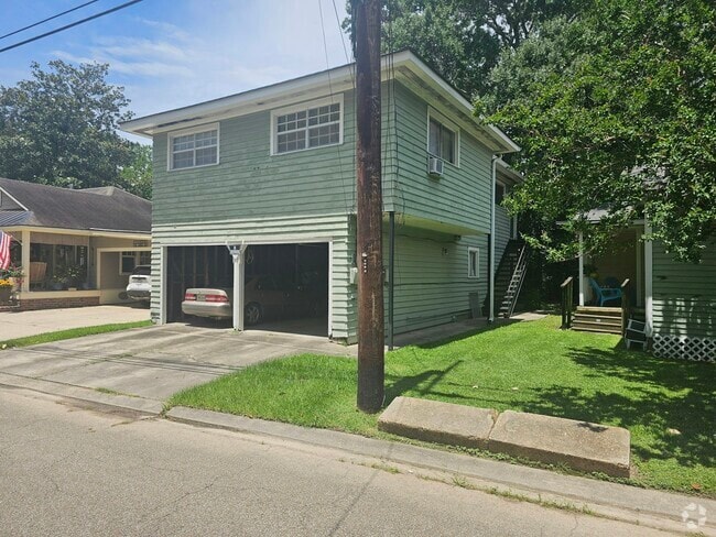 Building Photo - 406 Wilson St Rental