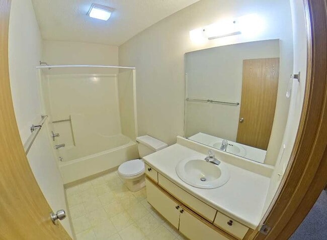 2548 Candlecrest Cir