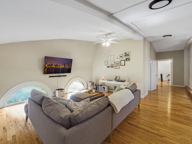 Photo - 4942 N Sheridan Rd Unit 8