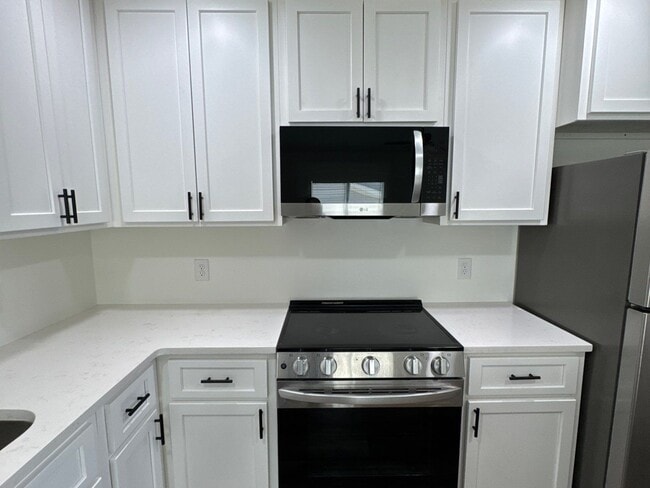 Photo - 135 Edgewood St