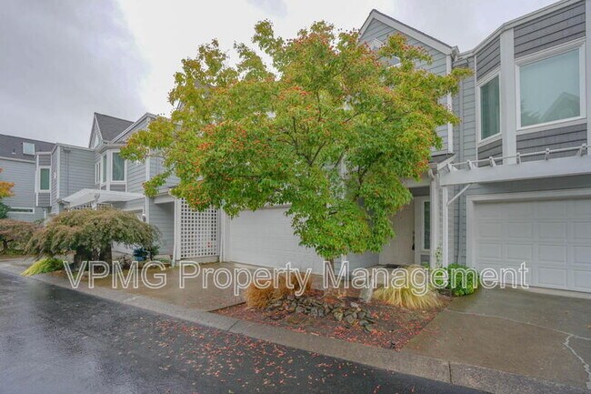 Photo - 1445 SE Columbia Way