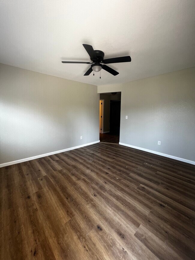 Photo - 1344 Husband Rd