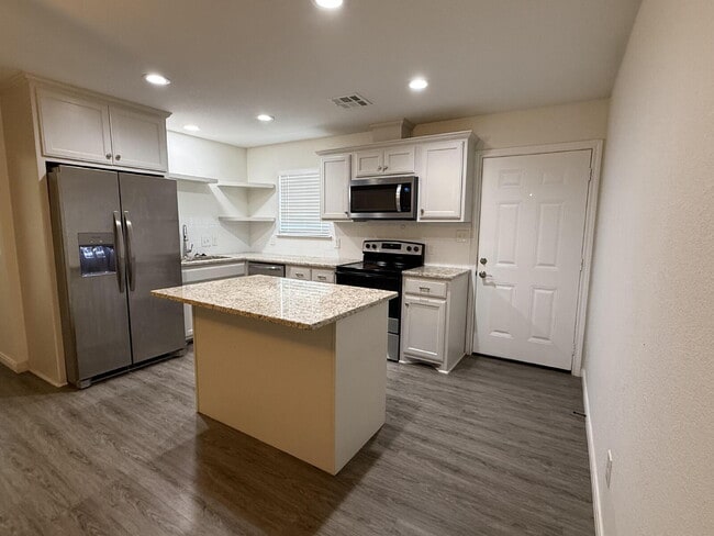 Photo - Charming 3-Bedroom, 2-Bath Duplex in Waco ...