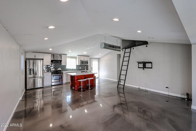 Photo - 1034 E Elm St