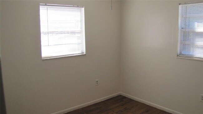 Photo - 10807 N 11th St