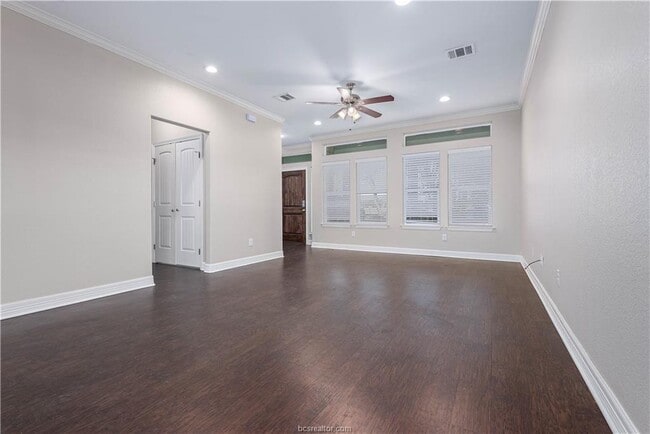 Photo - 1420 Holleman Dr