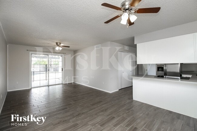 Photo - 5909 S Palm Dr