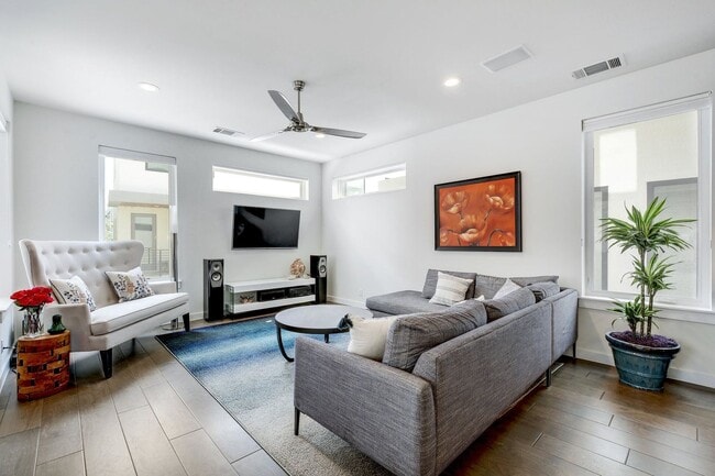 Photo - South Austin 3x3.5 Townhome @Bluebonnet Lane