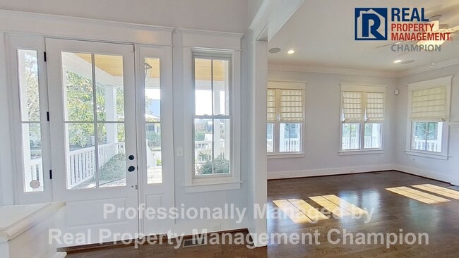 Photo - Exquisite Executive Home in Autumn Hall