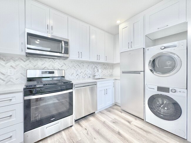 Building Photo - 4244 Inglewood Blvd Unit 4250