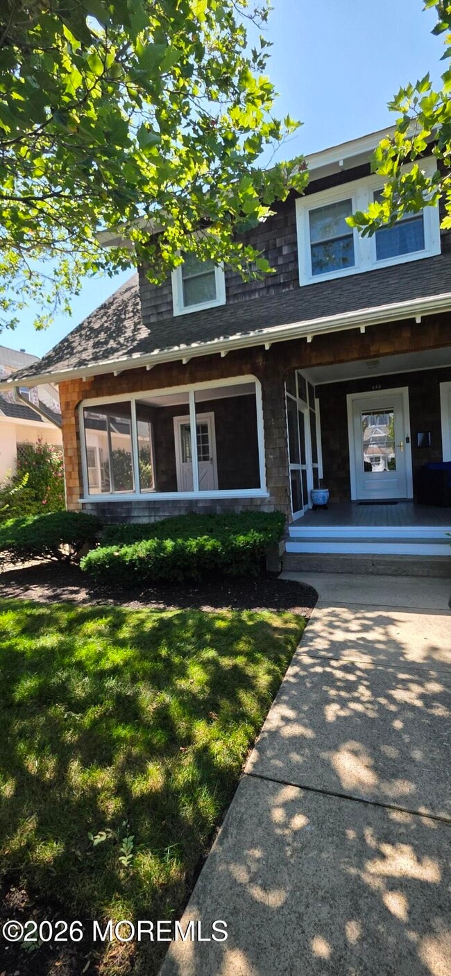 442 Main St