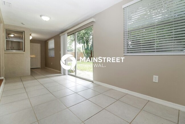 Photo - 3 Bedroom Pet-Friendly Home in New Port Richey, FL with Main Street Renewal