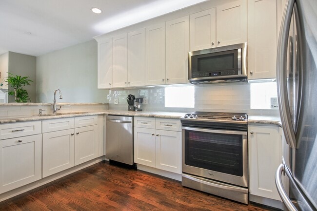 Photo - 305 W Scott St Unit 504