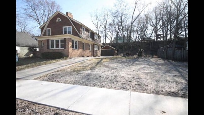 Photo - 2230 Riverside Dr NE Unit 1