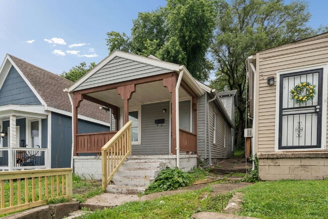 Photo - LIMITED-TIME SPECIAL: Get Your First Full Month of Rent FREE!
Don't miss this incredible move-i...