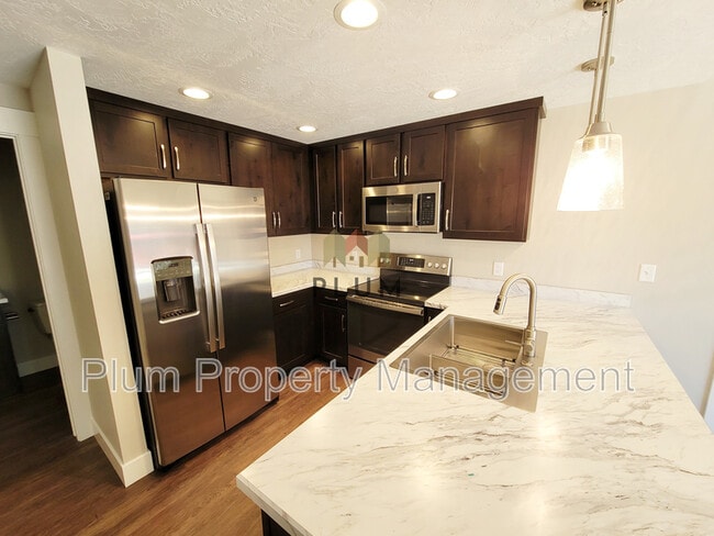 Building Photo - 2795 Hamilton Way