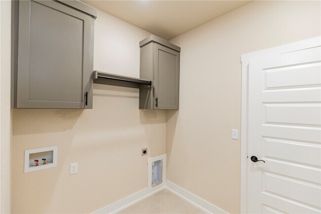 Photo - 2104 Dagan St