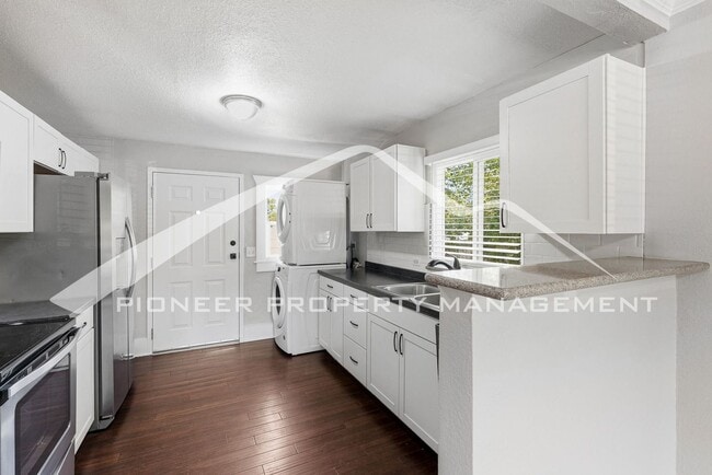 Photo - Spacious Home with 2 Kitchens and Central AC