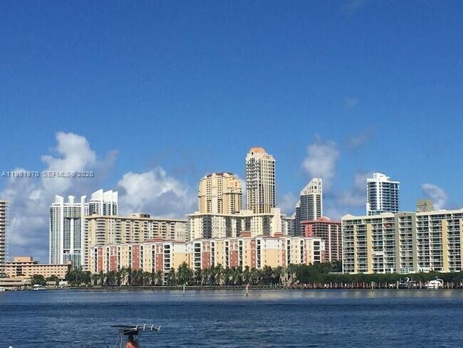 Photo - 17150 N Bay Rd Unidad 2211