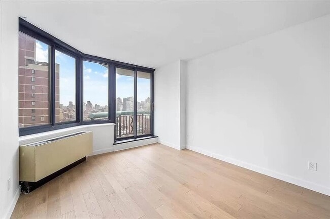 Building Photo - 303 E 60th St Rental