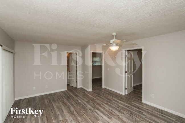 Photo - 525 Sacre Coeur Dr