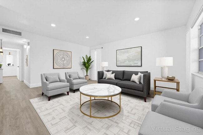 Photo - 124 Normandy Ln