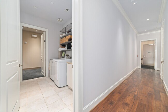 2221 Welch St Unit 201