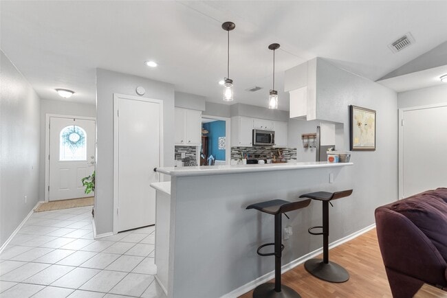 Photo - 105 Sweetgum Dr