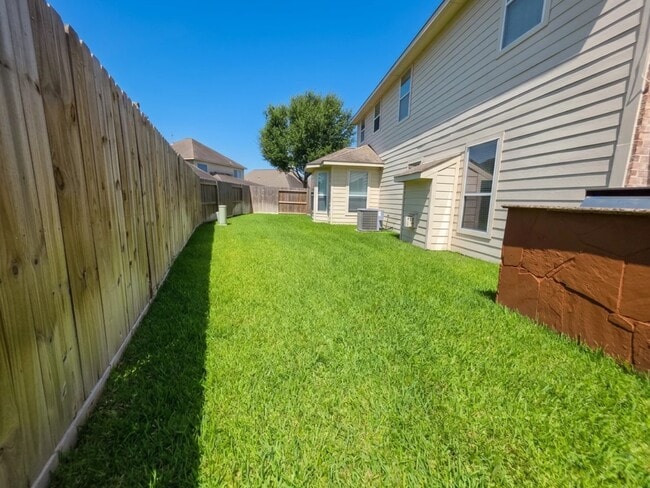 Photo - 2409 Deerwood Ct