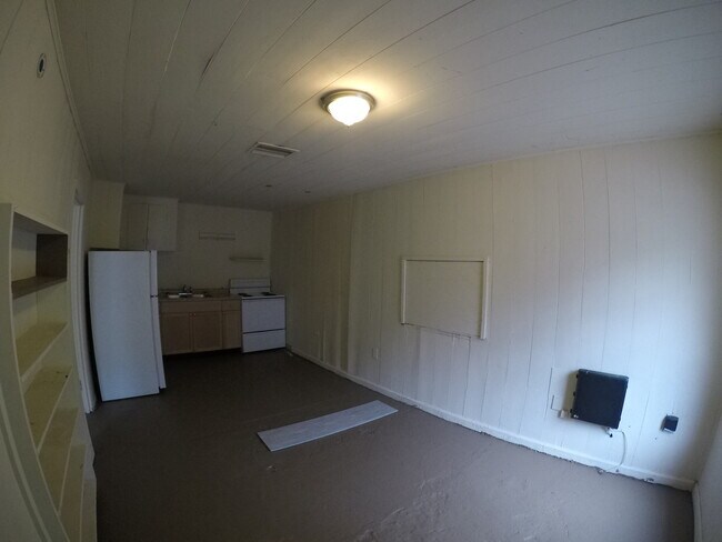 Photo - 505 1/2 E Virginia Ave