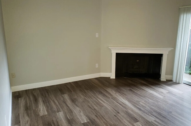 Photo - 2300-2306 G St