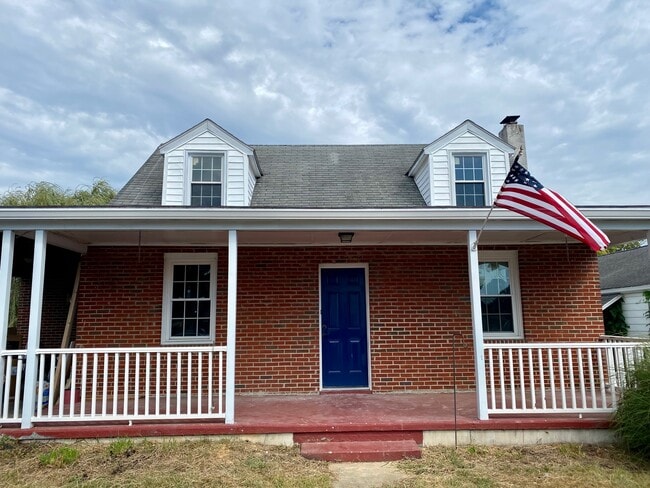 Building Photo - 11 N Colonial Dr