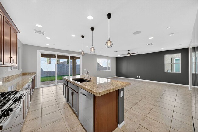 Photo - 8909 Wallner St