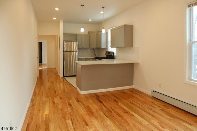 Photo - 373 N 6th St