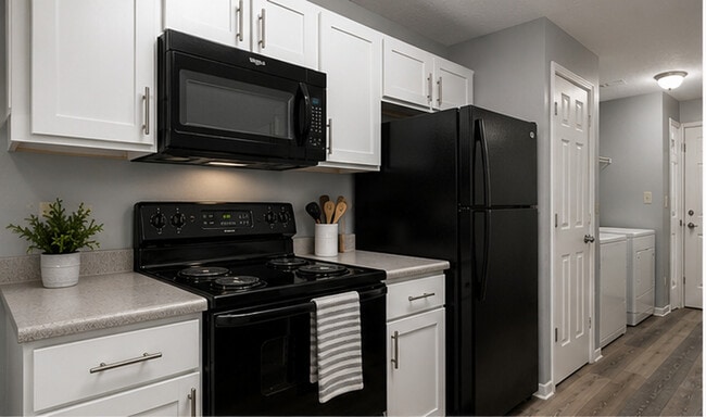 1BR, 1BA - 930SF - Kitchen