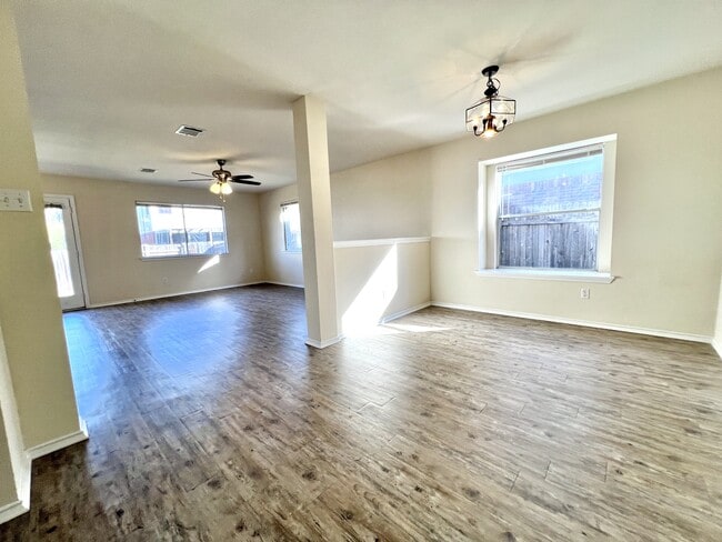 Photo - 1505 Merrell Cove