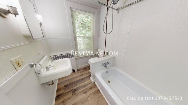 Photo - 145 Essex St Unit B