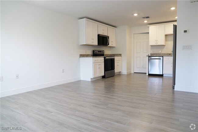 Building Photo - 2744 Ford St Rental