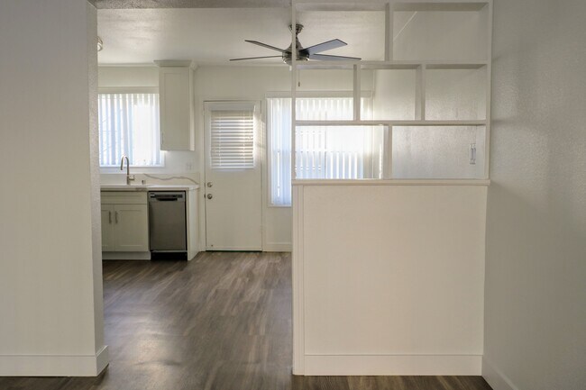 Photo - Coldwater Canyon Apartments