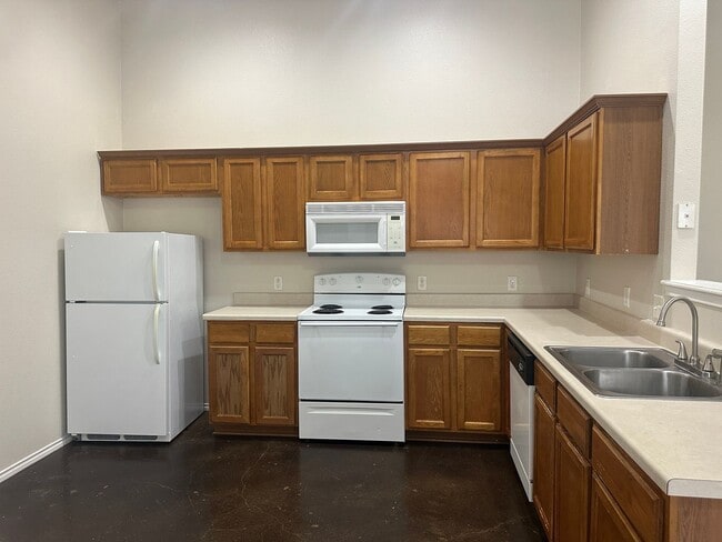 5731 Golf Heights