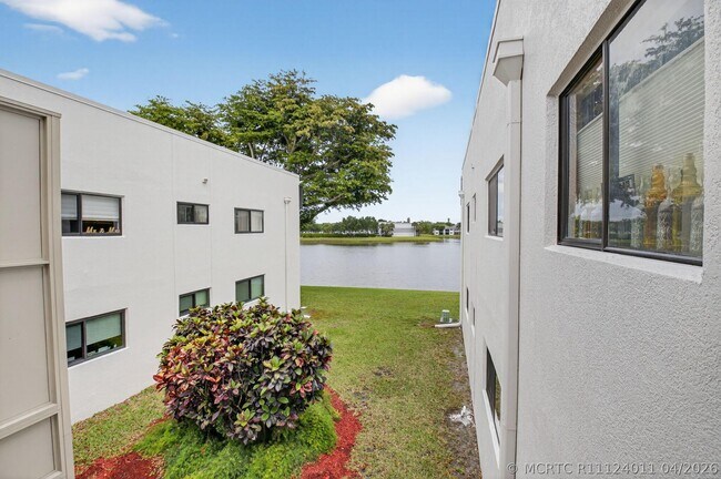 Photo - 15109 Ashland Dr Unit 323