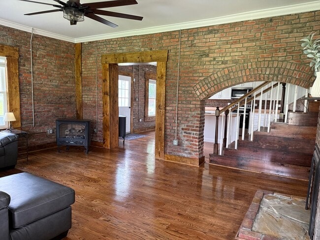 Photo - 110 Vincent Ln