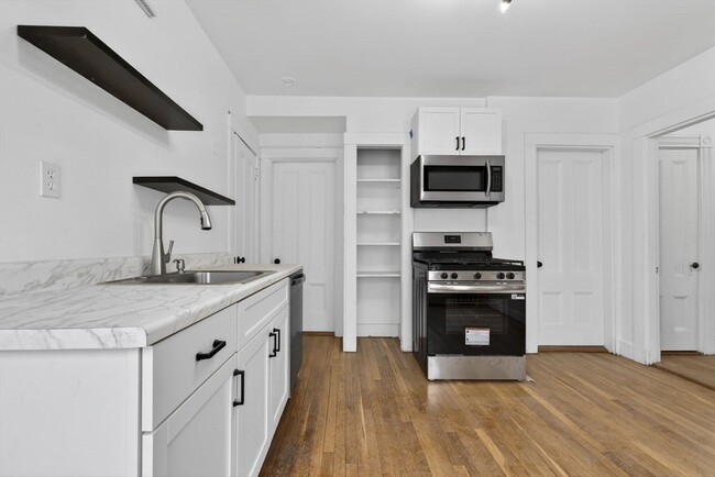 Photo - 166 Elliot St