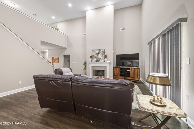 Photo - 213 E Peck Blvd