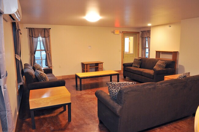 Photo - 140 College Ave Apartments Unit Villa