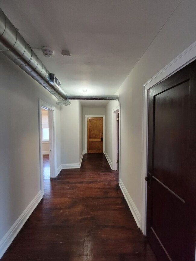 Photo - Kingshighway &amp; Lansdowne Apts. Unit 4419 2nd Flr