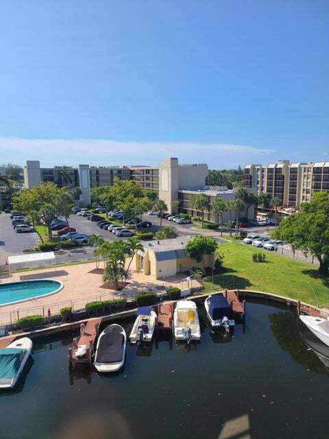 Photo - 4 Royal Palm Way Unit 6050