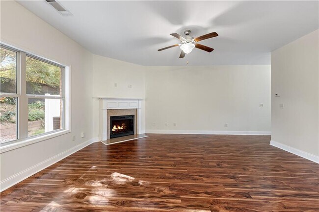 Photo - 204 Britt Dr