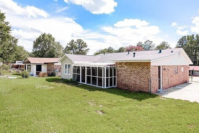 Photo - 3026 Gleason Ave