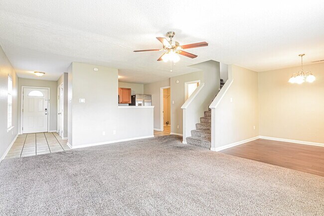 Photo - 10894 Glenayr Dr